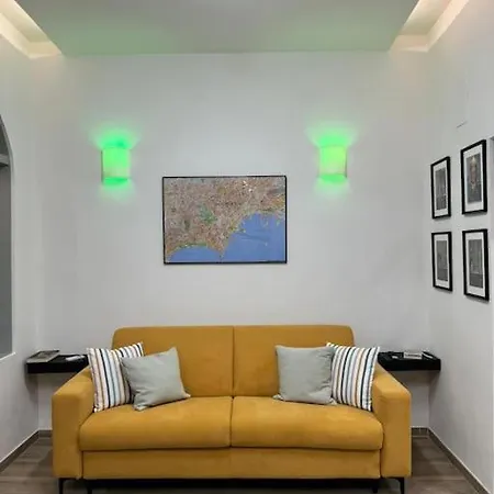 Apartment Federico Ii Neapel
